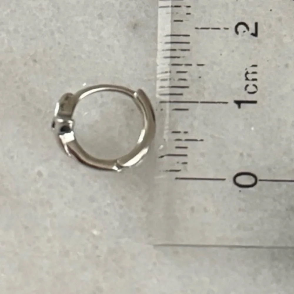 COPY - Sterling Silver Star Huggie Hoop Earrings Brand New - Picture 4 of 4